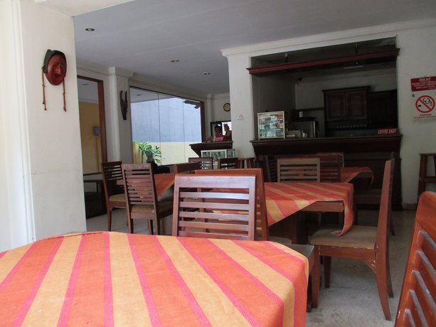Imagen del bar/restaurante del Hotel Maxim, Kwitang. Foto 3