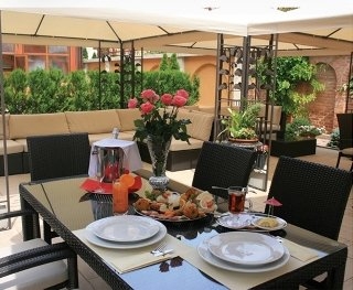 Imagen general del Hotel Maxim Oradea. Foto 5