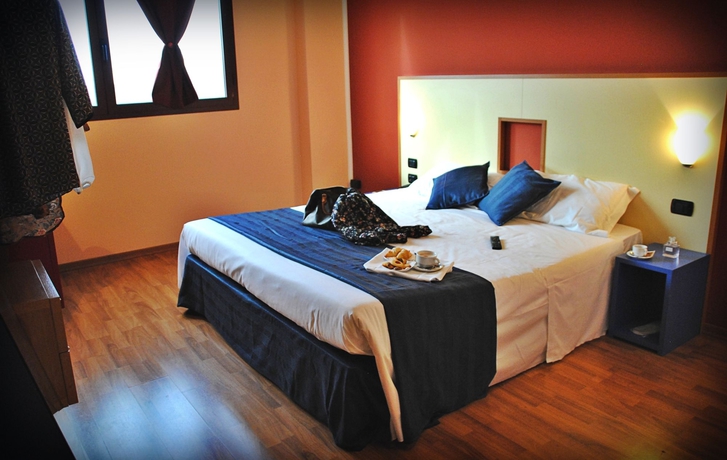 Imagen de la habitación del Hotel Maxim, Ospedaletto Lodigiano. Foto 7