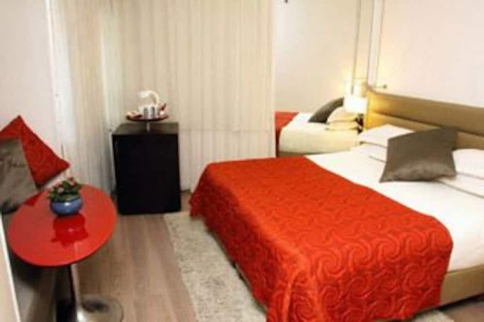 Imagen de la habitación del Hotel Maxim Tel Aviv. Foto 11