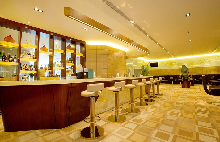 Imagen del bar/restaurante del Hotel Maximilian Beijing. Foto 3
