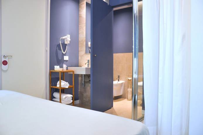 Imagen de la habitación del Hotel Maximilian, Cisano. Foto 5