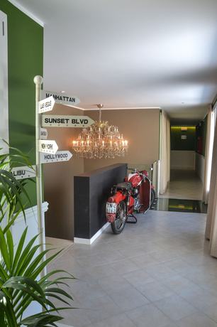 Imagen de los interiores del Hotel Maximilian, Cisano. Foto 18