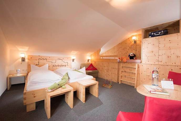 Imagen de la habitación del Hotel Maximilian, Ehenbichl. Foto 3