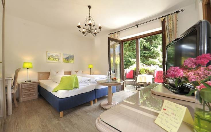 Imagen de la habitación del Hotel Maximilian, Ehenbichl. Foto 11