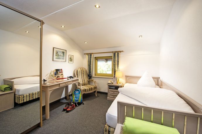 Imagen de la habitación del Hotel Maximilian, Ehenbichl. Foto 12