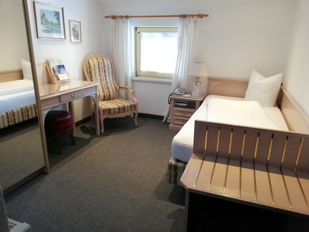 Imagen de la habitación del Hotel Maximilian, Ehenbichl. Foto 18