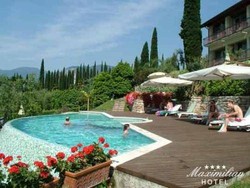 Imagen de la piscina del Hotel Maximilian, Malcesine. Foto 15