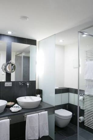 Imagen de la habitación del Hotel Maximilian, Oberammergau. Foto 4