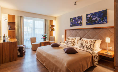 Imagen de la habitación del Hotel Maximilian, Oberammergau. Foto 5