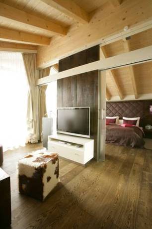 Imagen de la habitación del Hotel Maximilian, Oberammergau. Foto 7