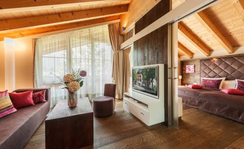 Imagen de la habitación del Hotel Maximilian, Oberammergau. Foto 9