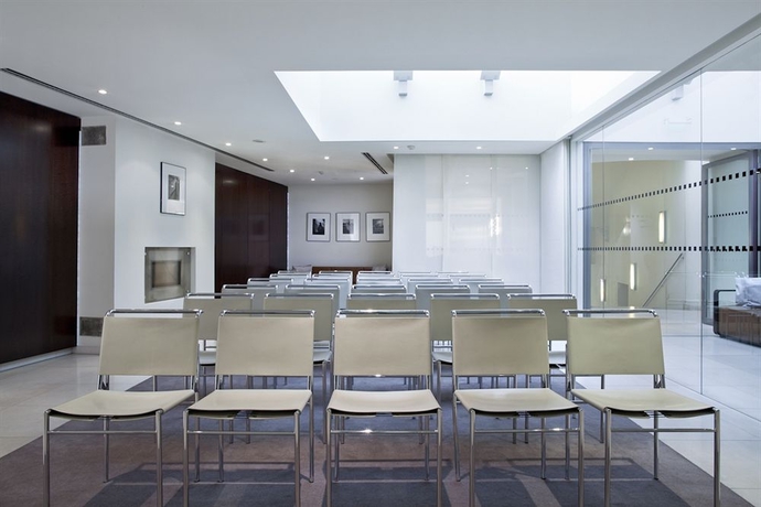 Imagen de los interiores del Hotel Maximilian, Praga. Foto 13