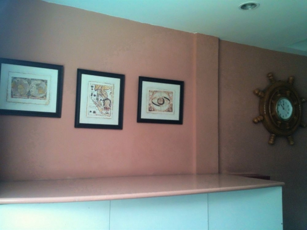 Imagen de los interiores del Hotel Maxim's Inn. Foto 10