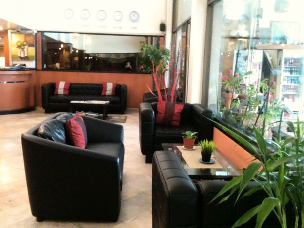 Imagen de los interiores del Hotel Maxim's Inn. Foto 15