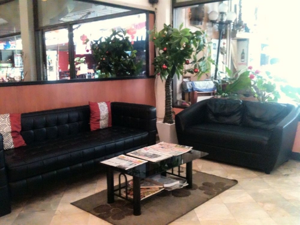 Imagen de los interiores del Hotel Maxim's Inn. Foto 16