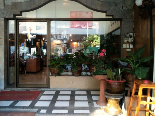 Imagen de los exteriores del Hotel Maxim's Inn. Foto 9