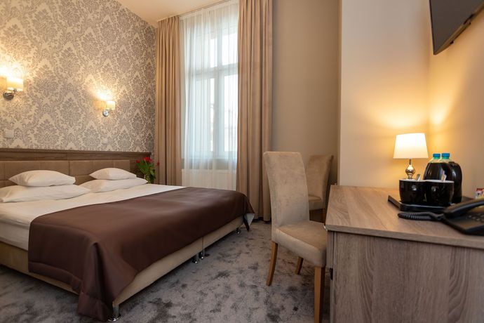 Imagen de la habitación del Hotel Maximum. Foto 15