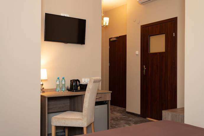 Imagen de la habitación del Hotel Maximum. Foto 16