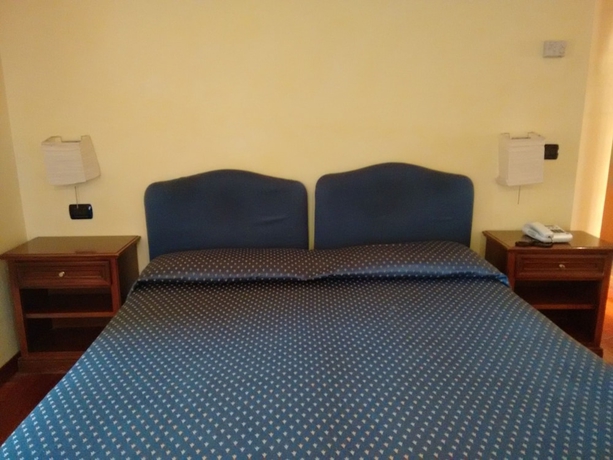 Imagen de la habitación del Hotel Maximus, Plaza de la Rep&uacute;blica. Foto 2