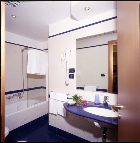 Imagen de la habitación del Hotel Maximus, Plaza de la Rep&uacute;blica. Foto 15