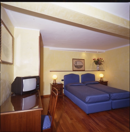 Imagen de la habitación del Hotel Maximus, Roma. Foto 6