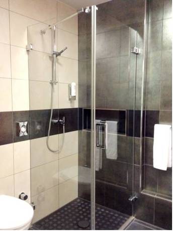 Imagen de la habitación del Hotel Maxlhaid. Foto 6