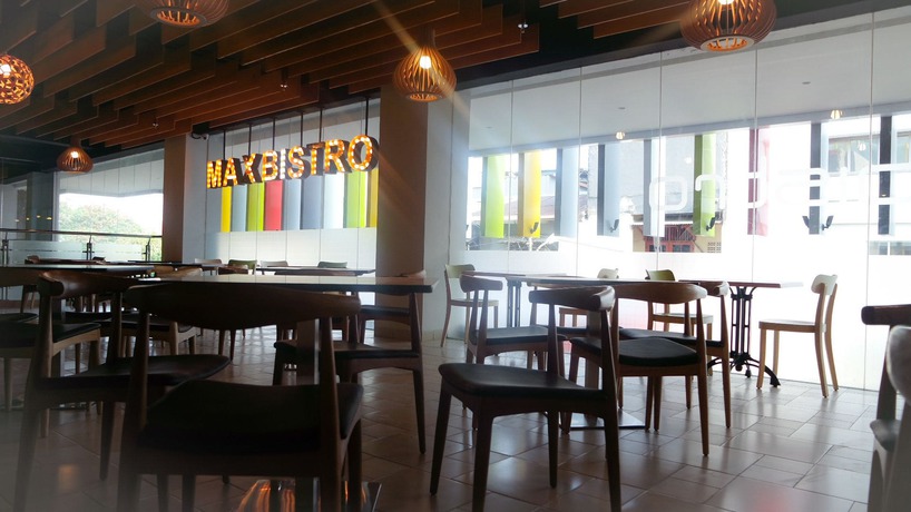 Imagen del bar/restaurante del Hotel Maxone Hotels At Pemuda - Chse Certified. Foto 4