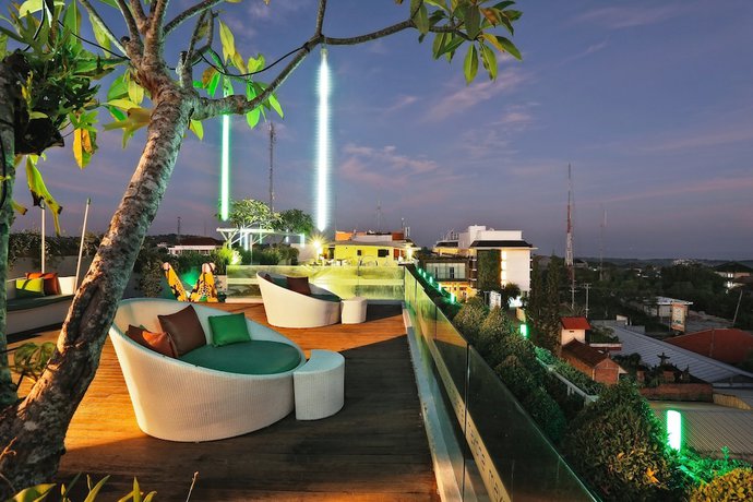 Imagen de los exteriores del Hotel Maxonehotels At Bukit Jimbaran. Foto 6