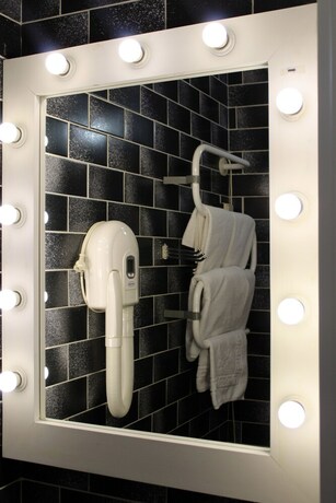 Imagen de la habitación del Hotel Maxrooms Volga Hollywood. Foto 33