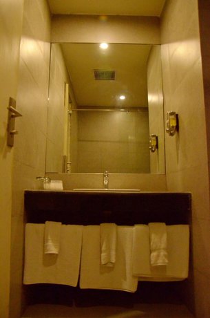 Imagen de la habitación del Hotel Maxs Jabalpur. Foto 12