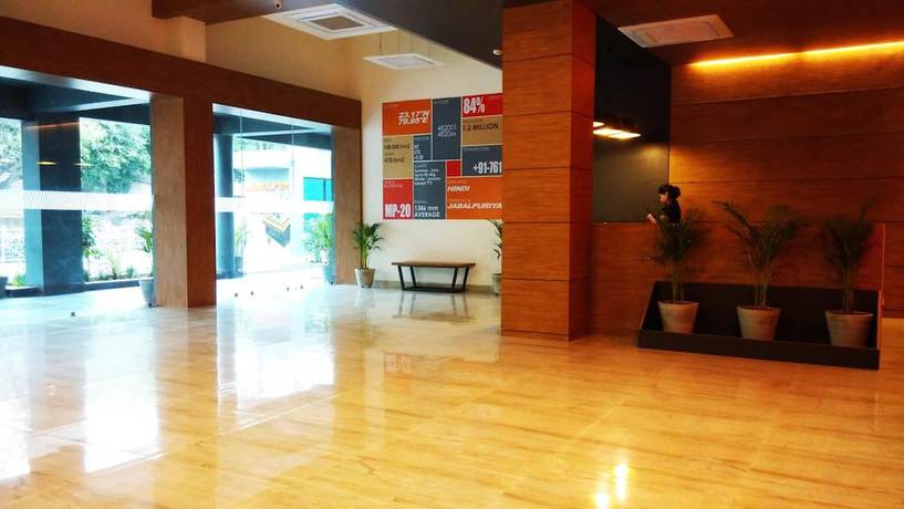 Imagen de los interiores del Hotel Maxs Jabalpur. Foto 19