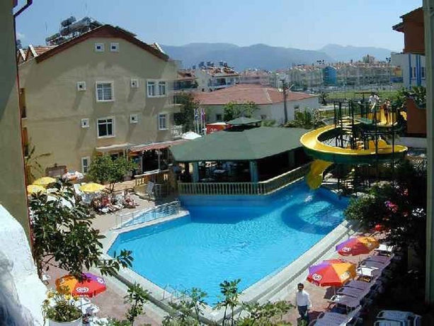 Imagen general del Hotel Maxwell Holiday Club. Foto 4