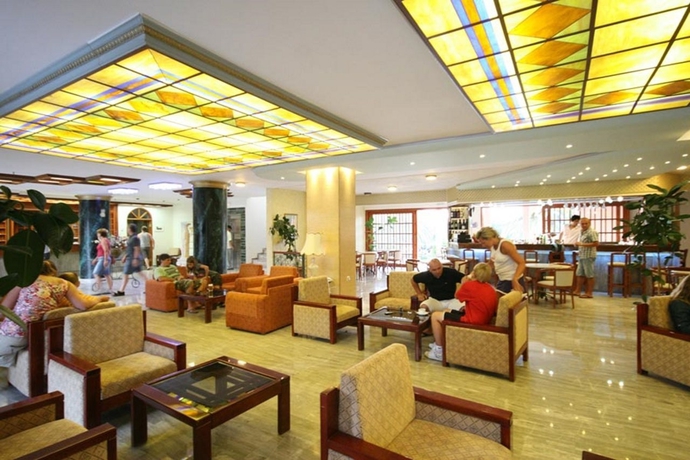 Imagen general del Hotel May Beach. Foto 7