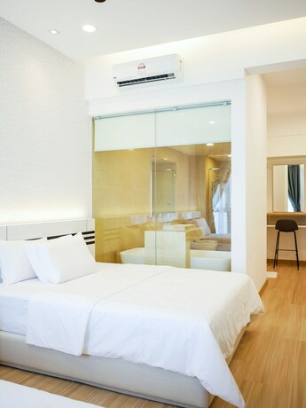 Imagen de la habitación del Hotel May Full Seaview Luxury Suite. Foto 28