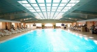 Imagen de la piscina del Hotel May Hotel. Foto 5