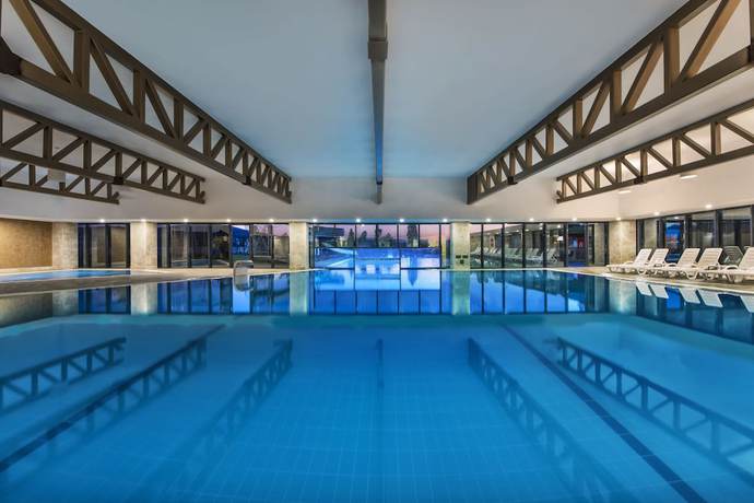 Imagen de la piscina del Hotel May Thermal Resort Spa. Foto 19