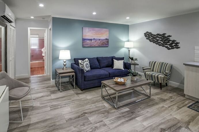 Imagen de la habitación del Hotel May-Dee Suites. Foto 12