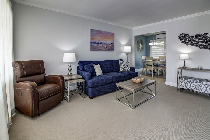 Imagen de la habitación del Hotel May-Dee Suites. Foto 20