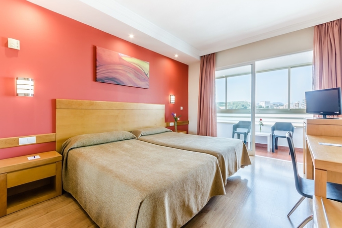 Imagen de la habitación del Hotel Maya, Alicante. Foto 11