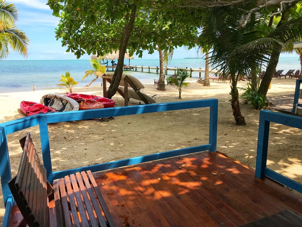 Imagen de los exteriores del Hotel Maya Beach. Foto 14