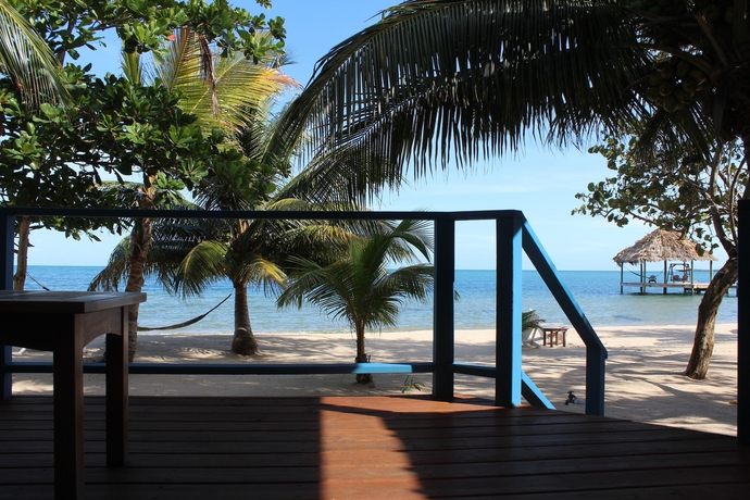 Imagen de los exteriores del Hotel Maya Beach. Foto 15