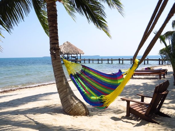 Imagen de los exteriores del Hotel Maya Beach. Foto 18