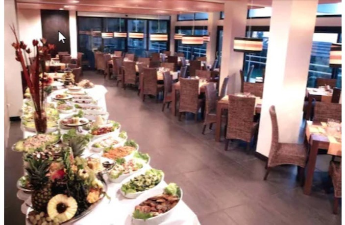 Imagen del bar/restaurante del Hotel Maya Beach Resort. Foto 3