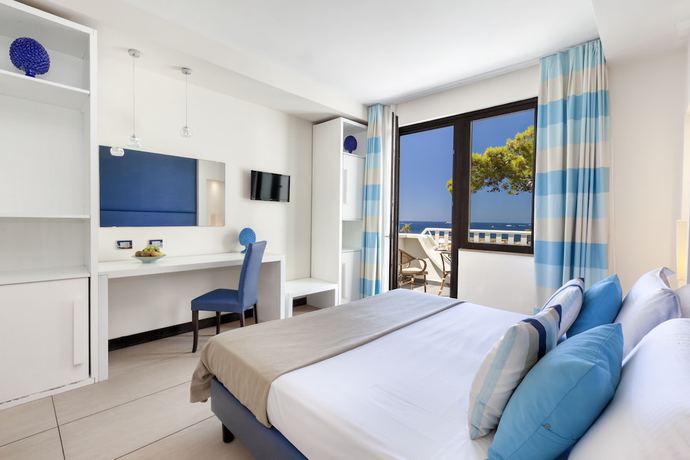 Imagen de la habitación del Hotel Maya Beach Resort. Foto 12