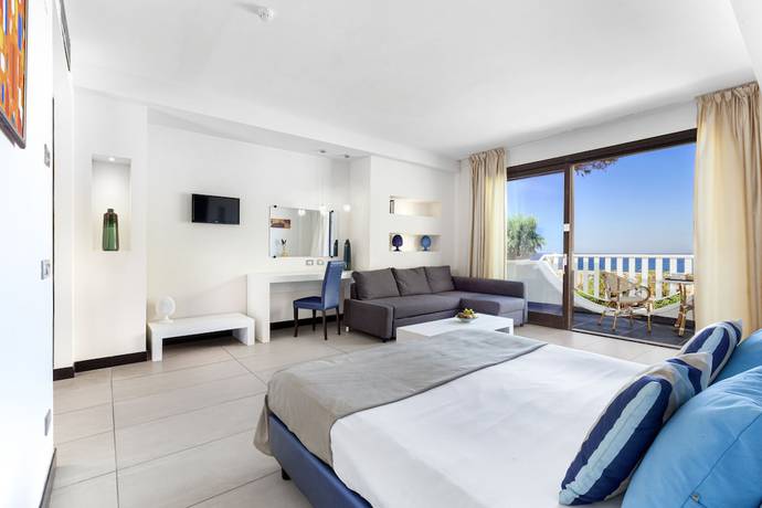 Imagen de la habitación del Hotel Maya Beach Resort. Foto 16