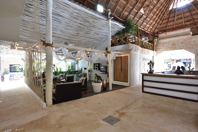 Imagen de los interiores del Hotel Maya Bric. Foto 13