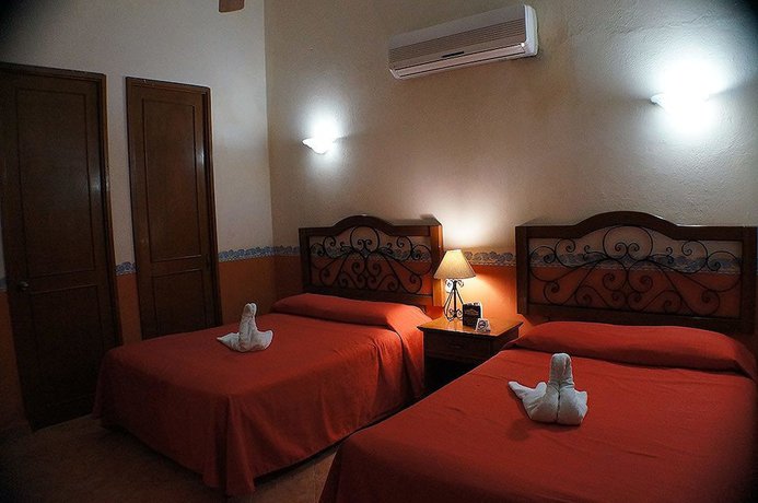 Imagen de la habitación del Hotel Maya Campeche. Foto 13