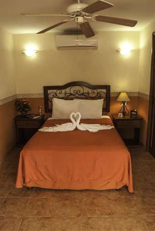 Imagen de la habitación del Hotel Maya Campeche. Foto 16