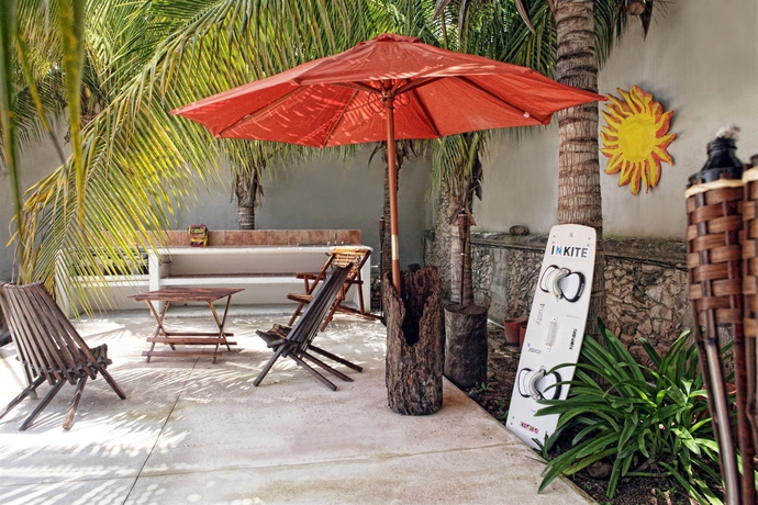 Imagen de los exteriores del Hotel Maya Del Carmen. Foto 9